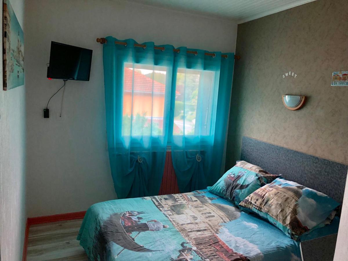 Hotel Le Bambi Baume-les-Dames Kültér fotó