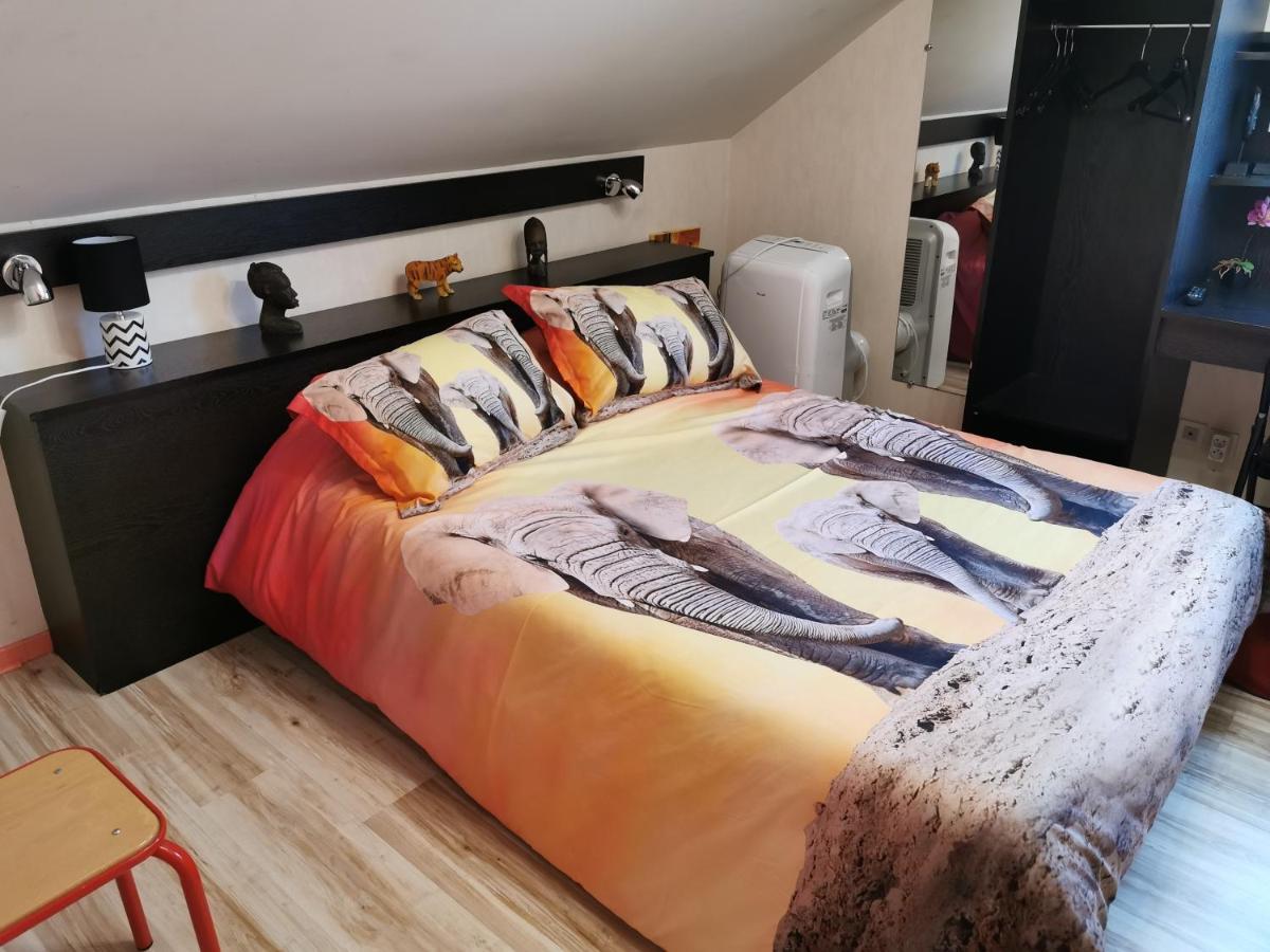 Hotel Le Bambi Baume-les-Dames Kültér fotó