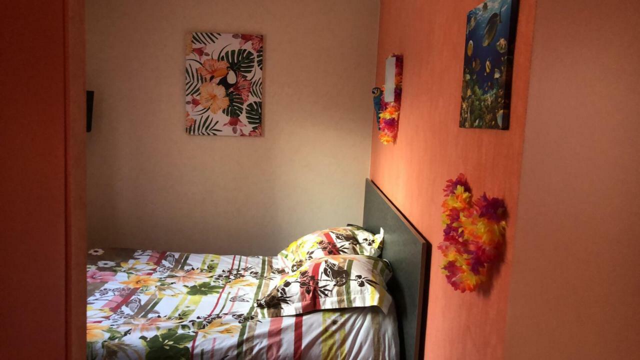 Hotel Le Bambi Baume-les-Dames Kültér fotó