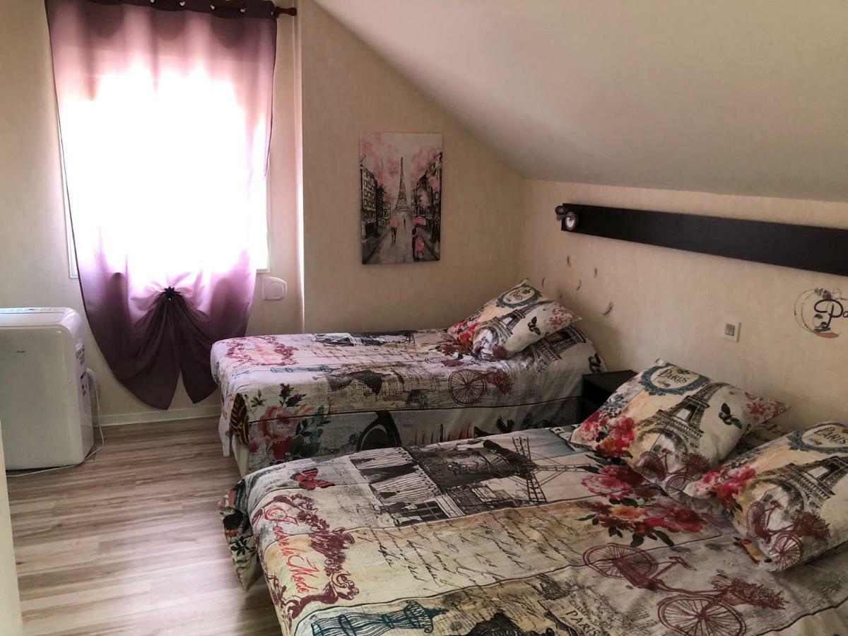 Hotel Le Bambi Baume-les-Dames Kültér fotó